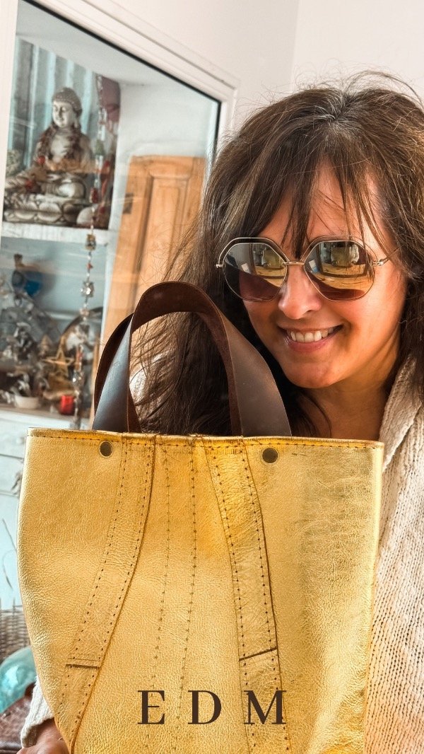 Producto - Cartera Dorada Rústica