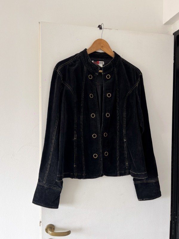 Producto - Chaqueta Live a Little