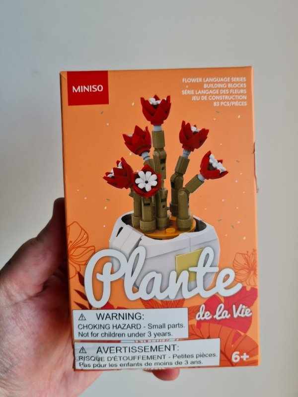 Producto - Planta roja tipo lego
