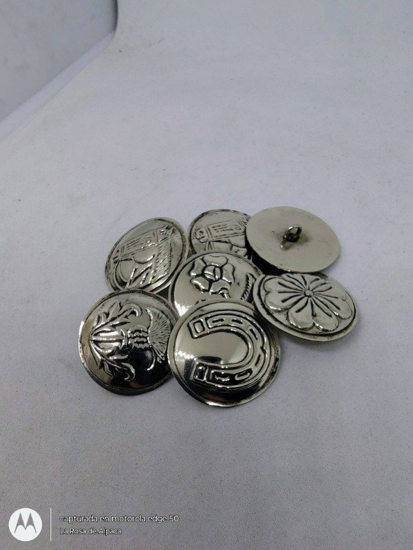 Producto - Botones de alpaca con diversos diseños pack x 8 u.