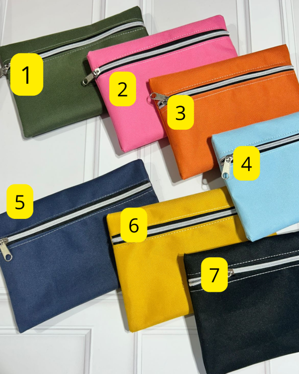 Producto - Cartuchera clasica lisa stock inmediato