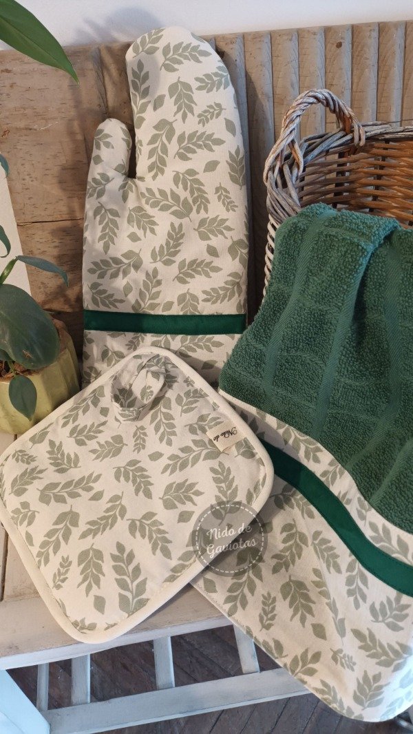 Producto - MANOPLA - AGARRADERA Y REPASADOR "HOJAS VERDES OTOÑALES"