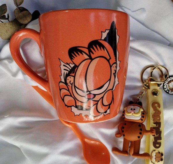 Producto - TAZA Y LLAVERO GARFIELD