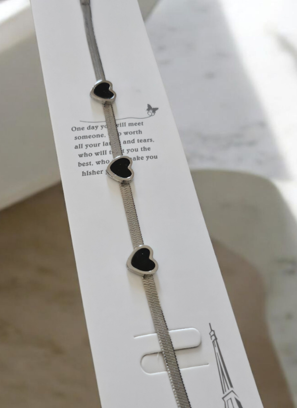 Producto - Pulsera 3 corazones negros