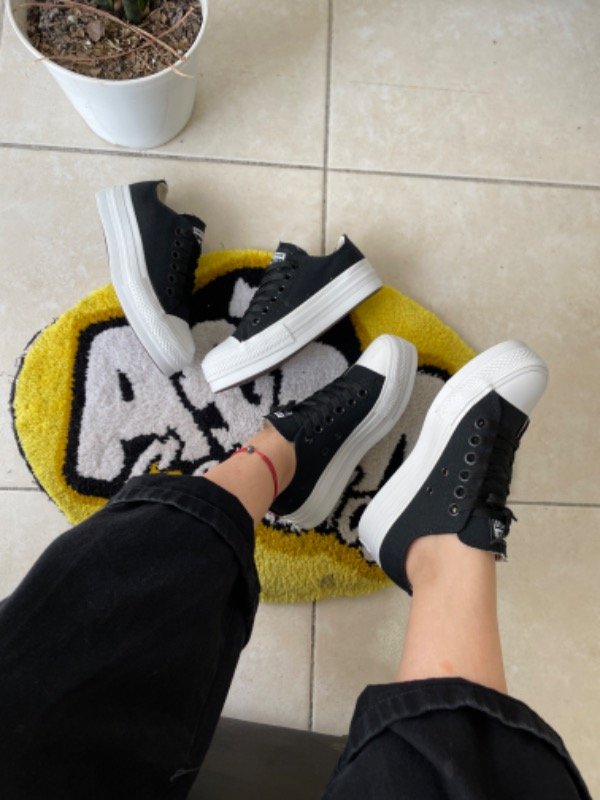 Producto - Converse altas costura negra y suela white (NO TIENEN CAMBIO)