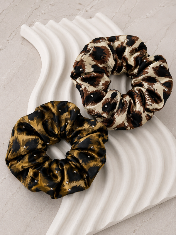 Producto - SCRUNCHIE ANIMAL PRINT CON STRASS 2026