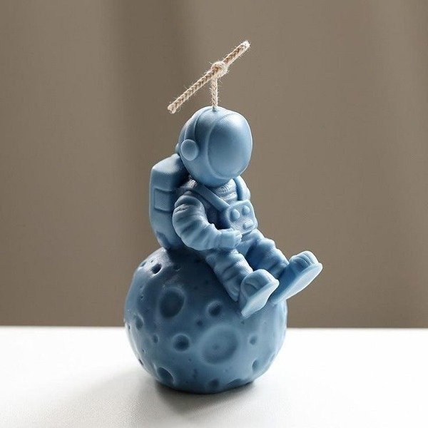 Producto - Molde astronauta sentado en la luna