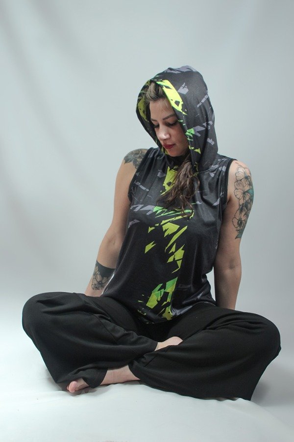 Producto - Musculosa con Capuchas Gris Amarillo