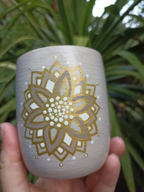 Producto - Mate mandala tiza y dorado - 0