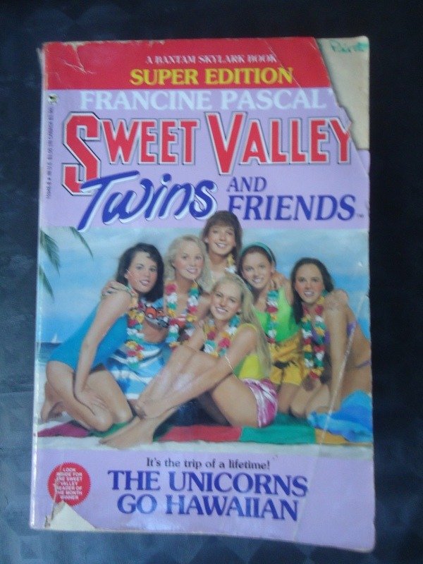 Producto - The Unicorns Go Hawaiian  Sweet Valley Tw  Francine Pascal's