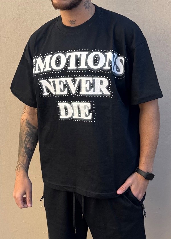 Producto - Remera Mixed Emotion Never Negra - 0
