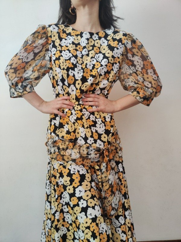 Vestido flores amarillas, blancas y negras negro — imagen 3