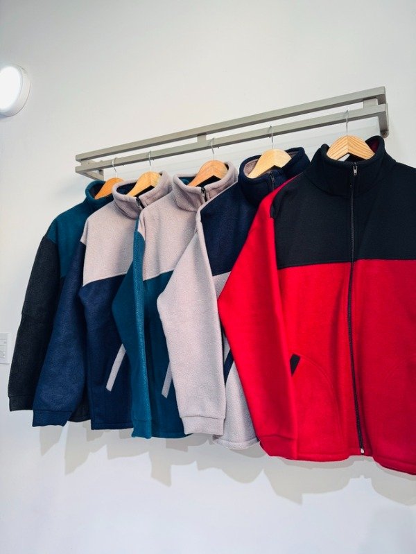 Producto - Campera polar combinada