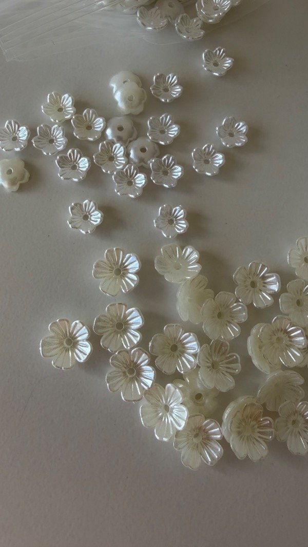 Producto - Cuenta-abalorios de flores blancas - 2