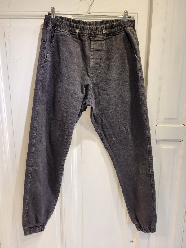 Producto - Jogger FOR EVER negro Talle 46 - PRECIO: 24X