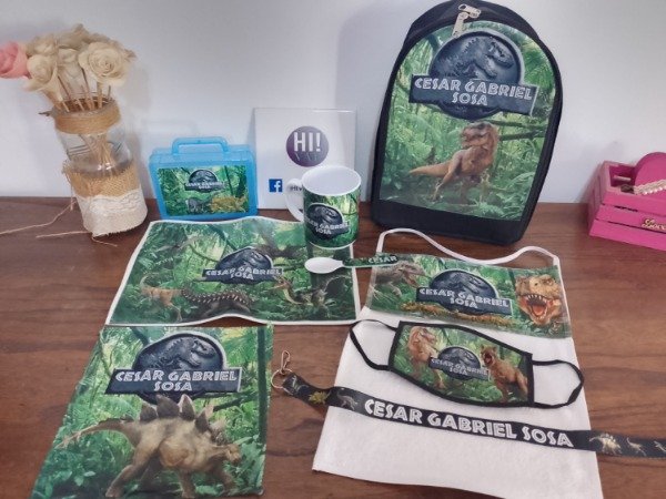 Producto - SETS DE JARDIN - JURASSIC WORLD 6 - DINOSAURIOS