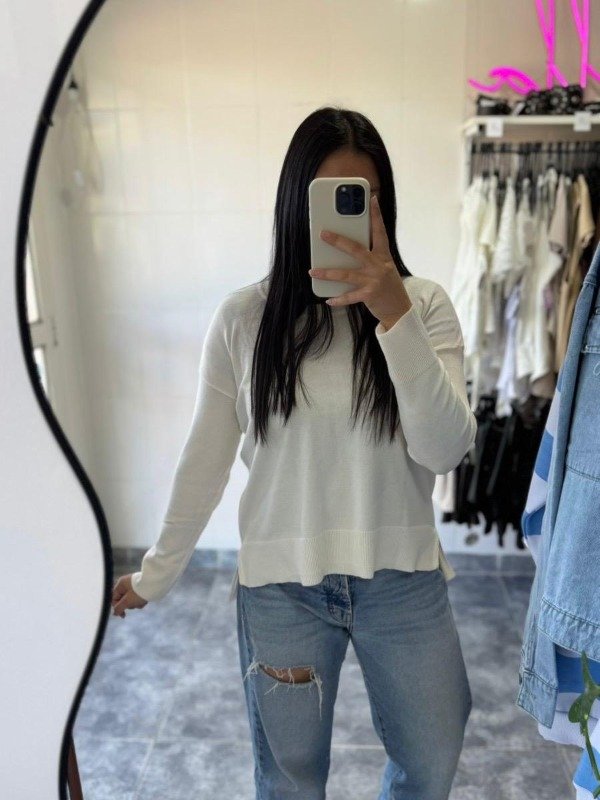 Producto - Sweater de hilo asimetrico