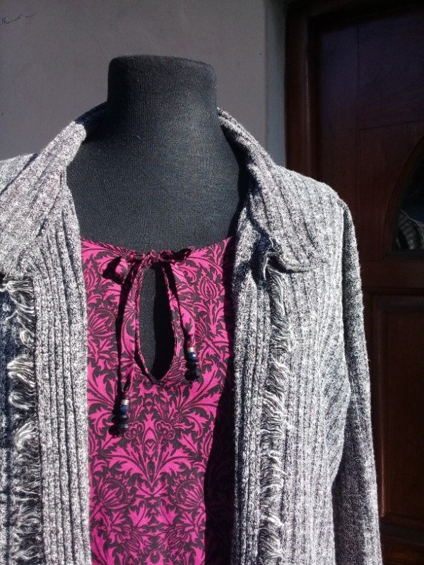 Producto - Saquito largo en lanilla jaspeada.