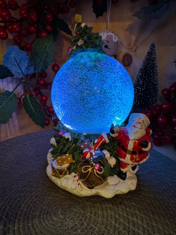 Producto - Bola de nieve: árbol gigante con Papá Noel (Efectivo: 66.320)