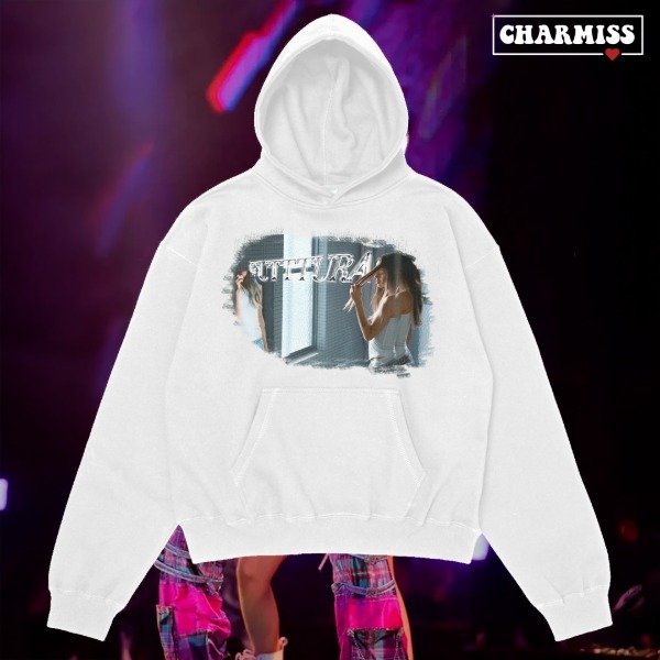 Buzo oversize un mecho de pelo 3