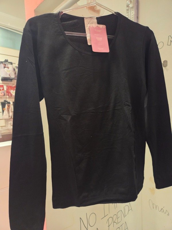 Producto - Remera termica, excelente calidad. Talle L