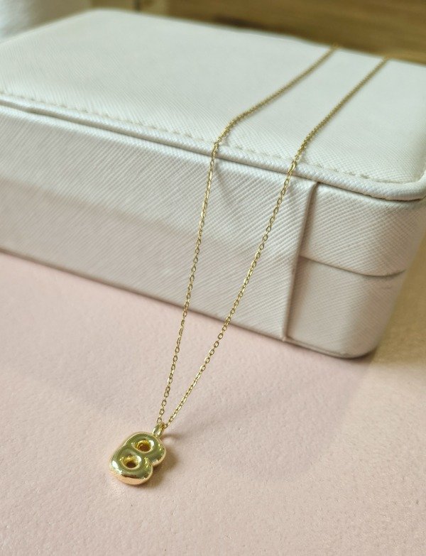 Producto - Collar con inicial "B"