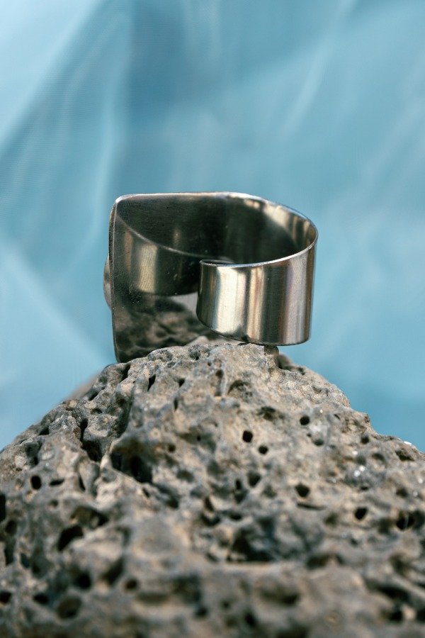 Producto - Anillo Maki de acero con cuarzo cebra - 1