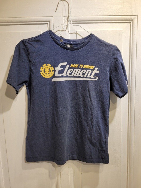 Producto - Remera ELEMENT azul logo amarillo Talle 10 años - PRECIO: 13X