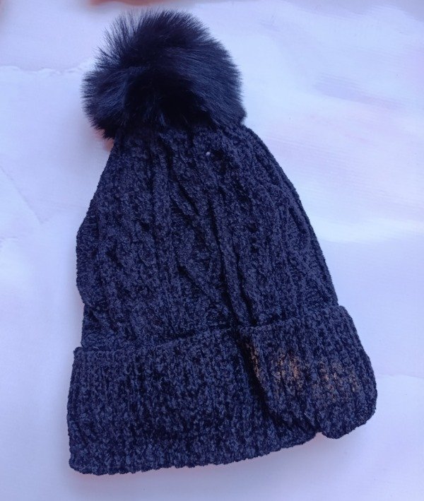 Producto - GORRO INVIERNO LISO NEGRO