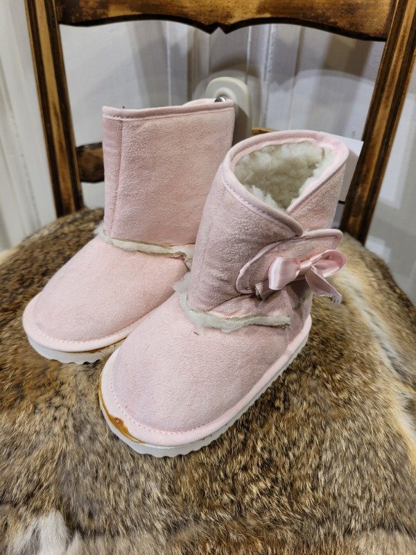 Producto - Pantubotas rosa gamuzadas con corderito NUEVAS Talle 22 - PRECIO: 36X