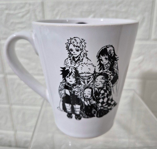 Producto - Tazza Demon Slayer Logo y Nezuko blanco 250 cc