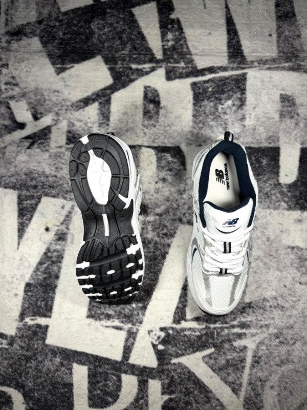 Producto - 530 "white and black" - 3