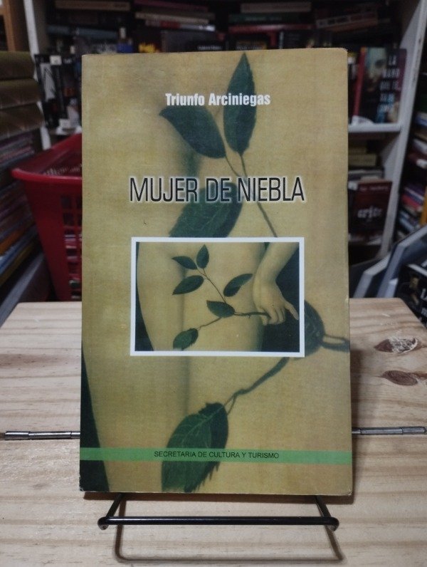 Producto - MUJER DE NIEBLA - Triunfo Arciniegas