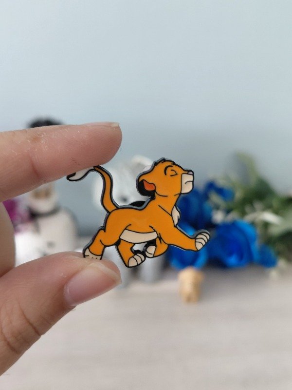 Producto - Pin metalizado - Simba #0689