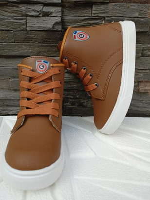 Producto - Línea Luna !! Botas lisas nene