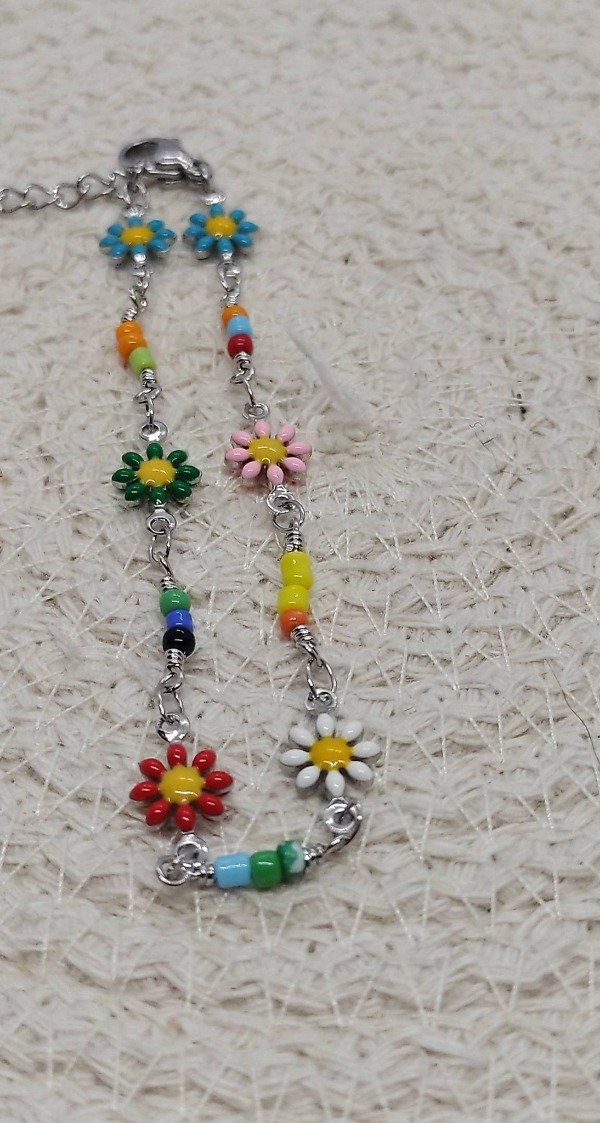 Producto - Pulseras de margaritas con canutillos