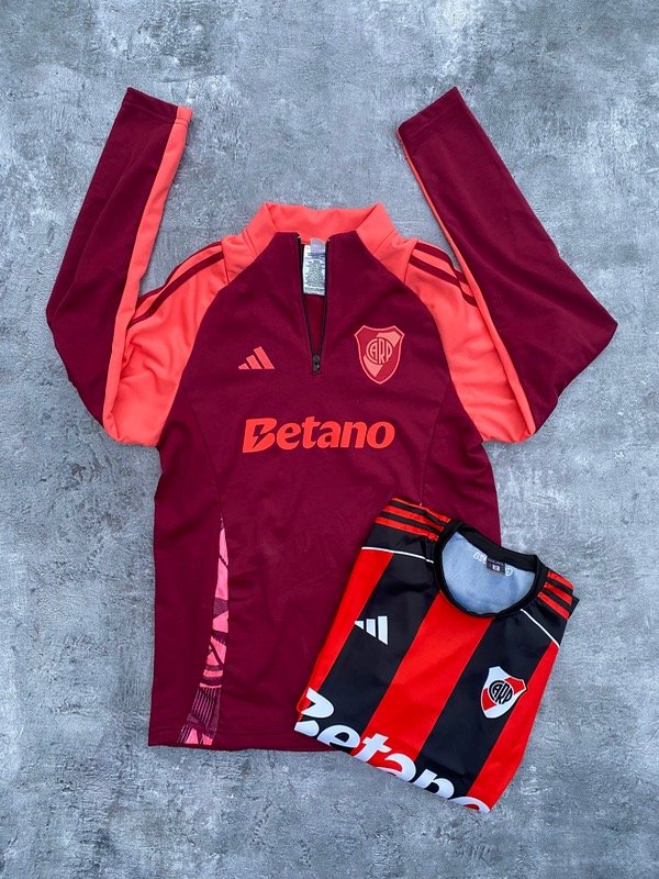 Producto - Combo buzo+manga larga De de river
