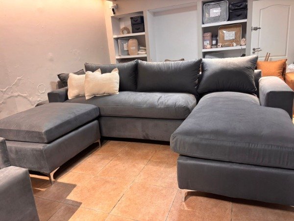 Producto - SILLON CARTIER  3MTR X 90 DE PROFUNDIDAD MAS 180 cm AL LADO DE CAMASTRO