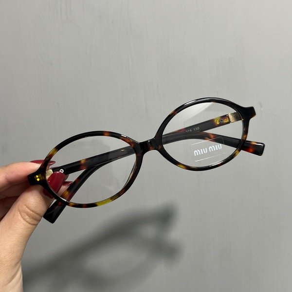 Producto - Lentes miu miu V2