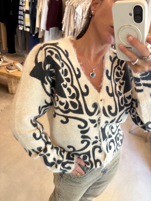 Producto - Cardigan Black Line