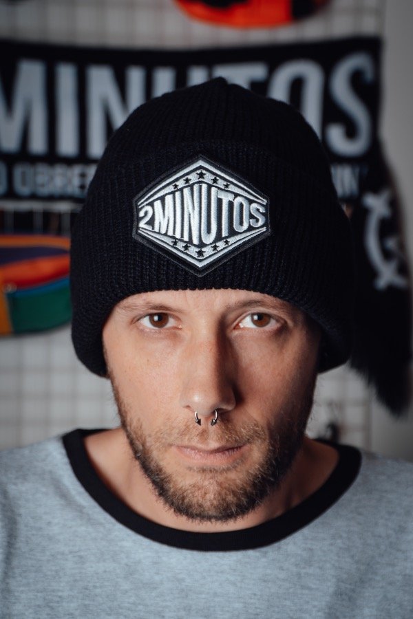 Producto - Gorro de Lana Negro 2 Minutos Ring