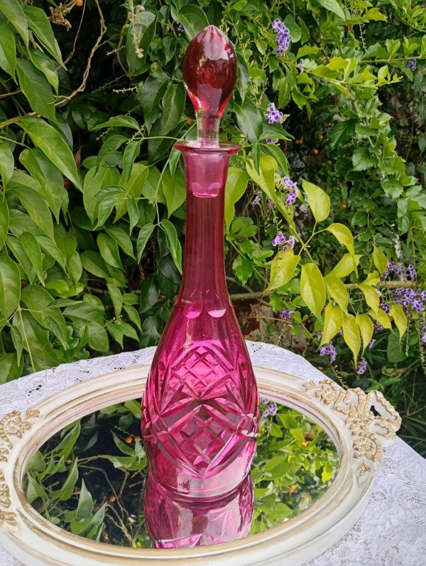 Producto - Botellón cristal tallado fucsia