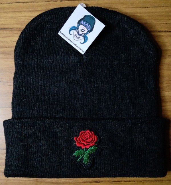 Producto - Gorro de Lana Beani Negro Flor Rosa Color Roja