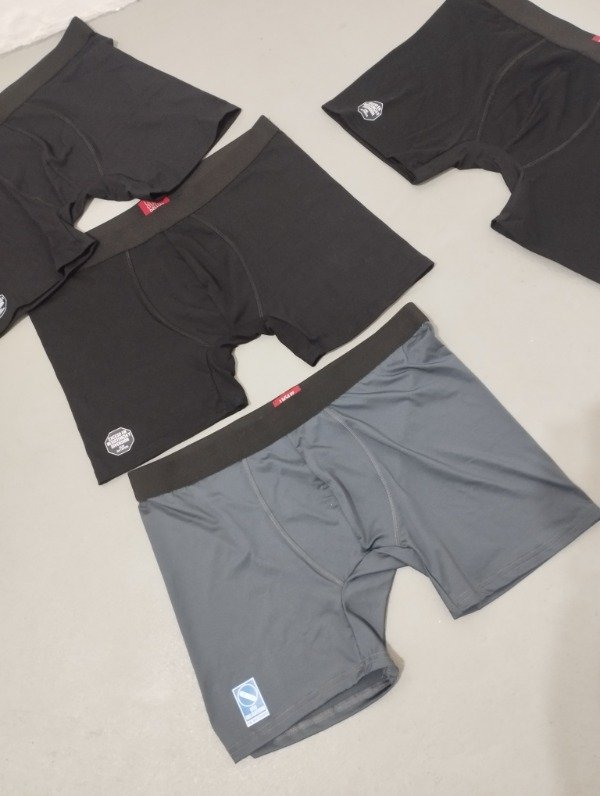 Producto - Boxer, color negro y gris. Talle S al 3XL.