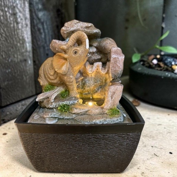 Producto - FUENTE DE AGUA CHICA CON ELEFANTE - COD.1153636L - 13x12x17 cm
