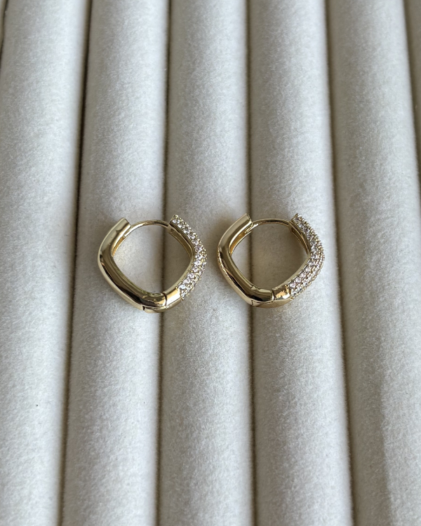 Producto - Argollas con forma de rombo de acero dorado 1.8cmd