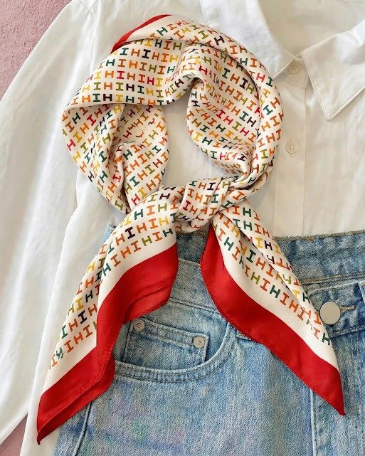 Producto - FOULARD HEIRESS 70x70