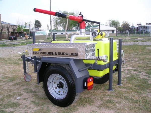 Producto - Max 500 con monitor sobre trailer