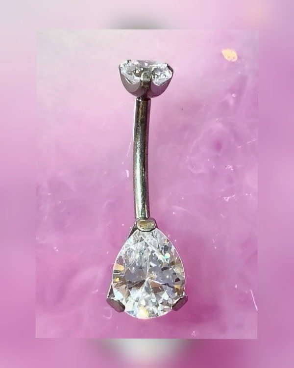 Producto - Tit. Ombligo. Banana Gota Cristal Blanco. Largo 12mm