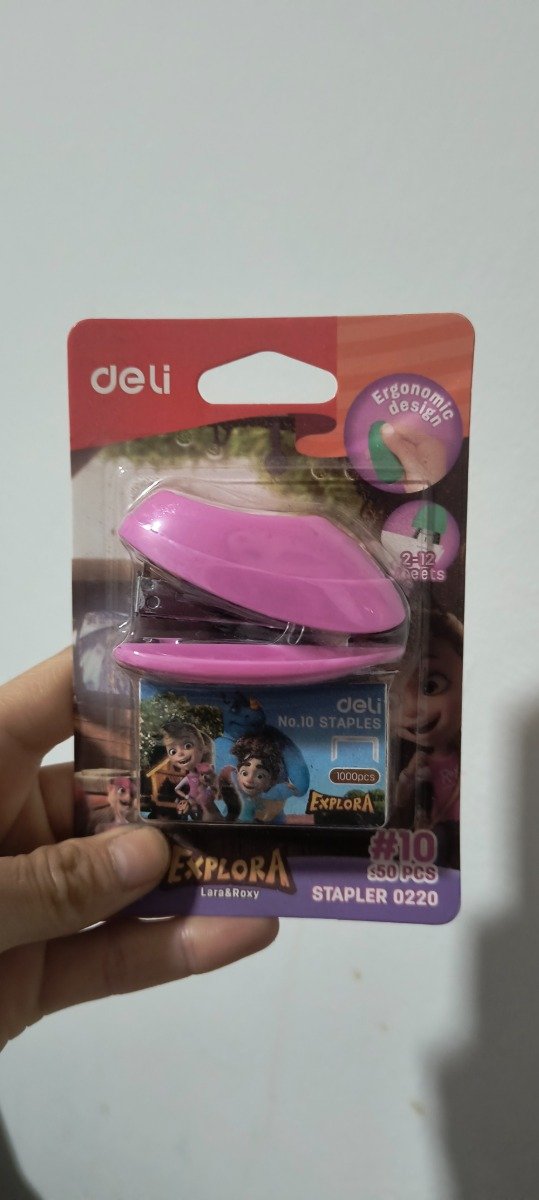 Producto - Mini abrochadora rosa con ganchos